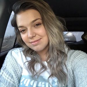 Meet your Posher, Caity